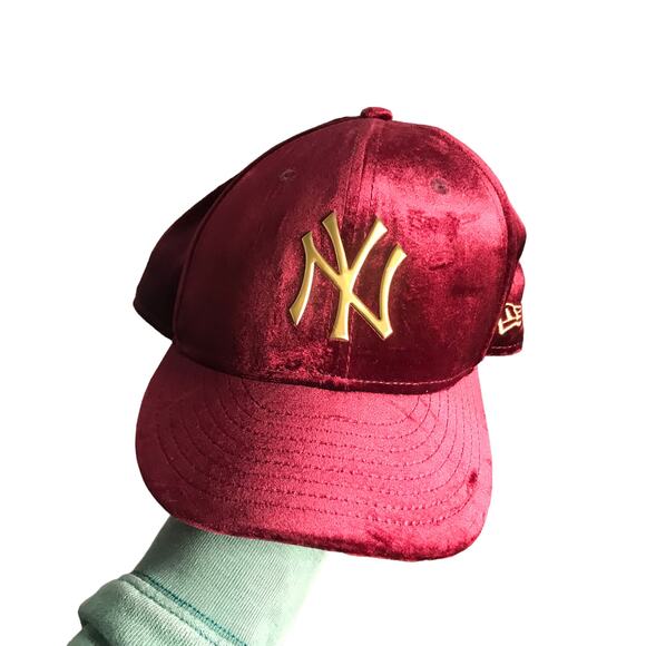 New Era Other - New Era New York Yankees Velvet Logo Snapback Hat
